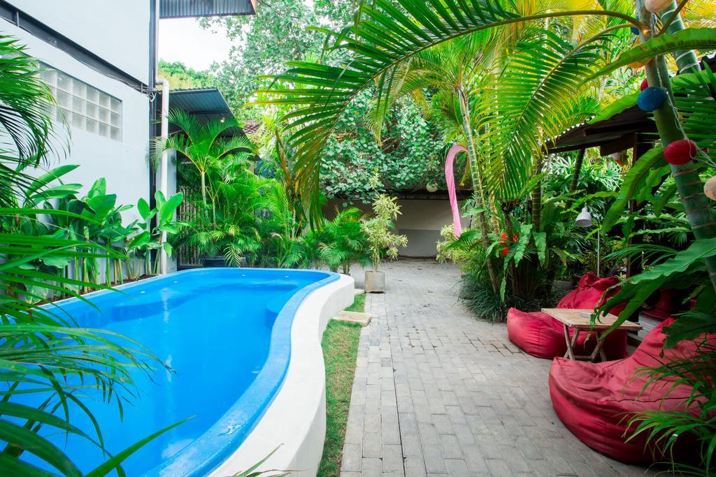 Auberge de jeunesse M Box Seminyak Extérieur photo
