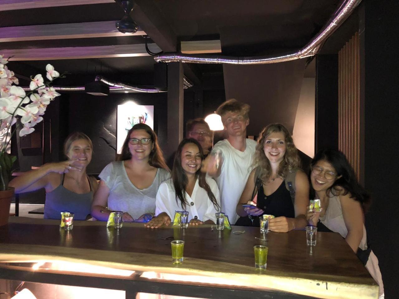 Auberge de jeunesse M Box Seminyak Extérieur photo